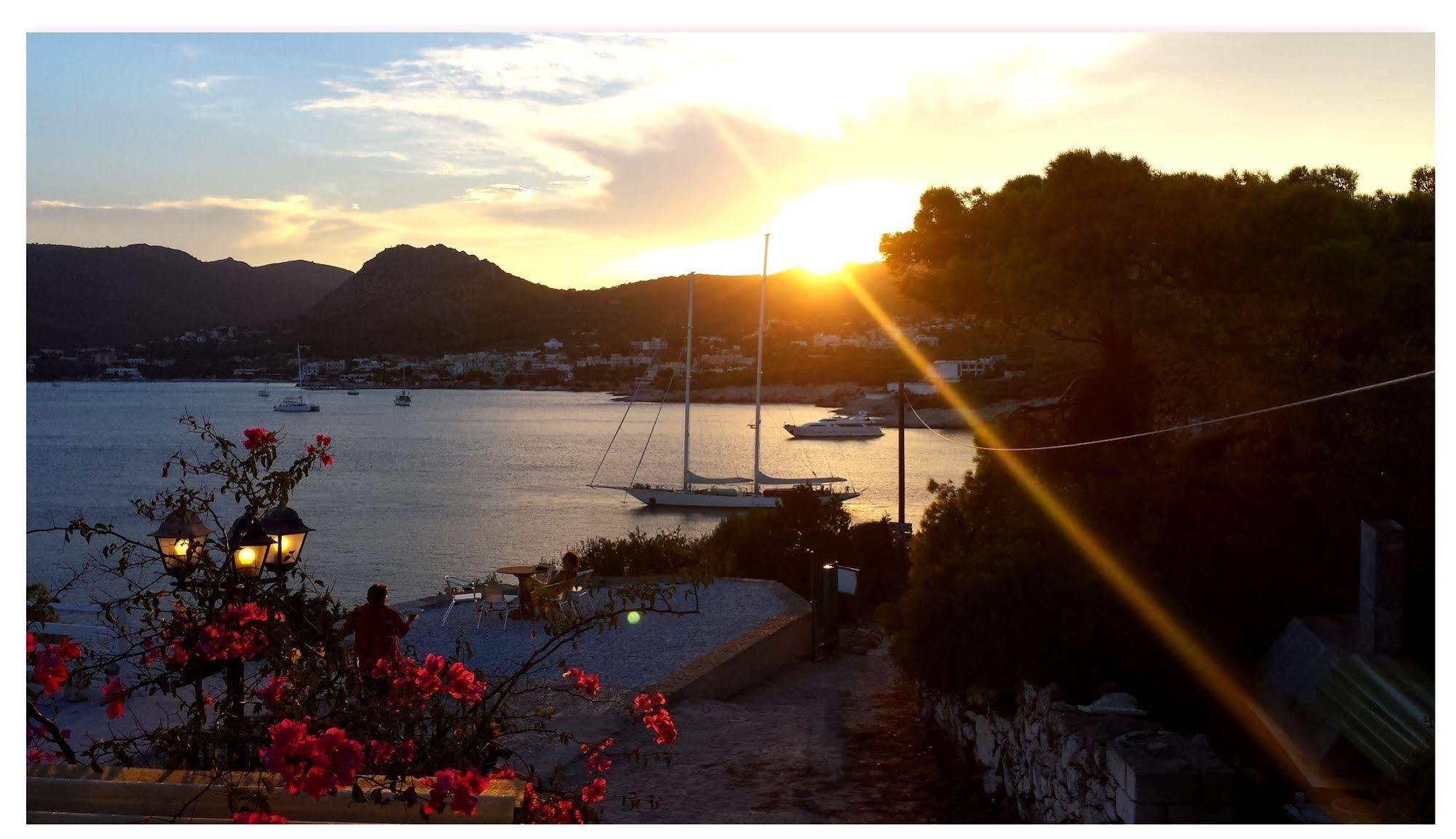 Kavos Bay Seafront Hotel Agia Marina  Экстерьер фото